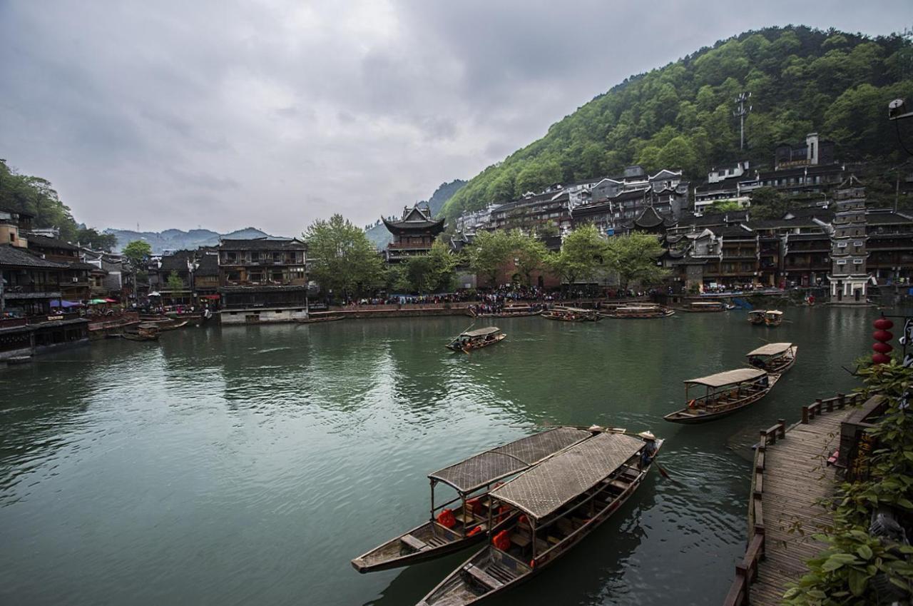 Lqj Riverside Guest House Fenghuang Exterior foto