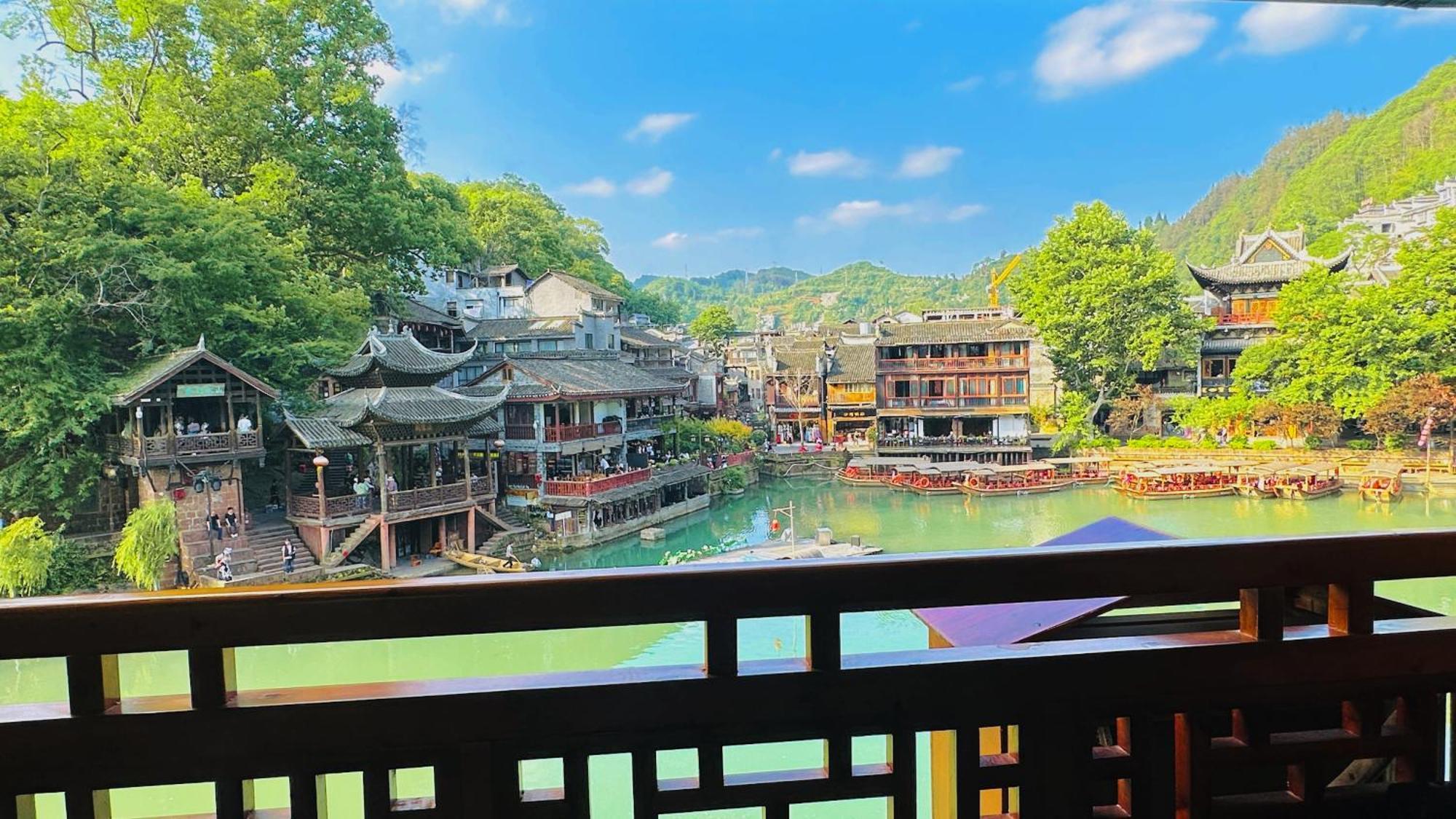 Lqj Riverside Guest House Fenghuang Exterior foto