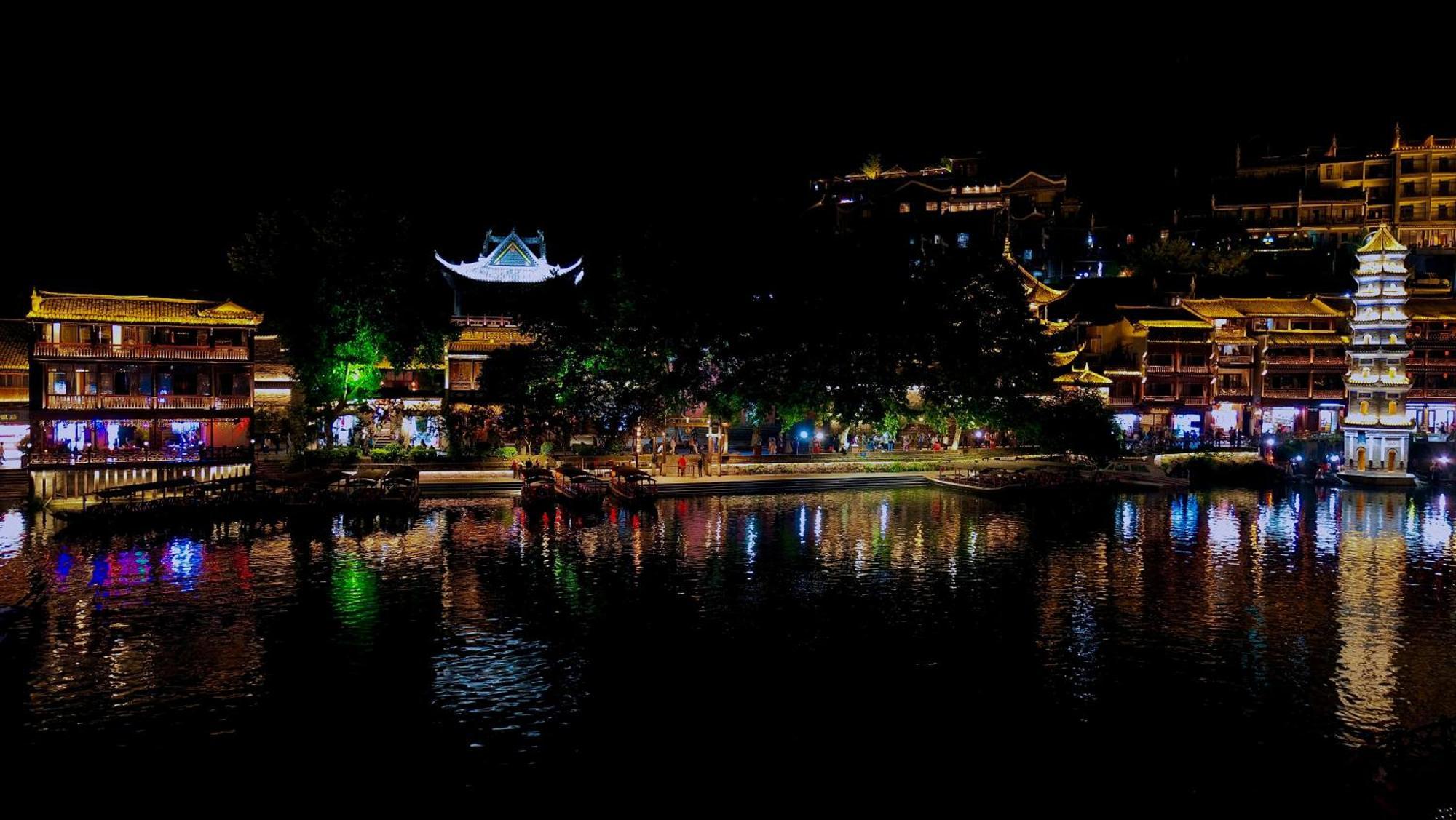 Lqj Riverside Guest House Fenghuang Exterior foto