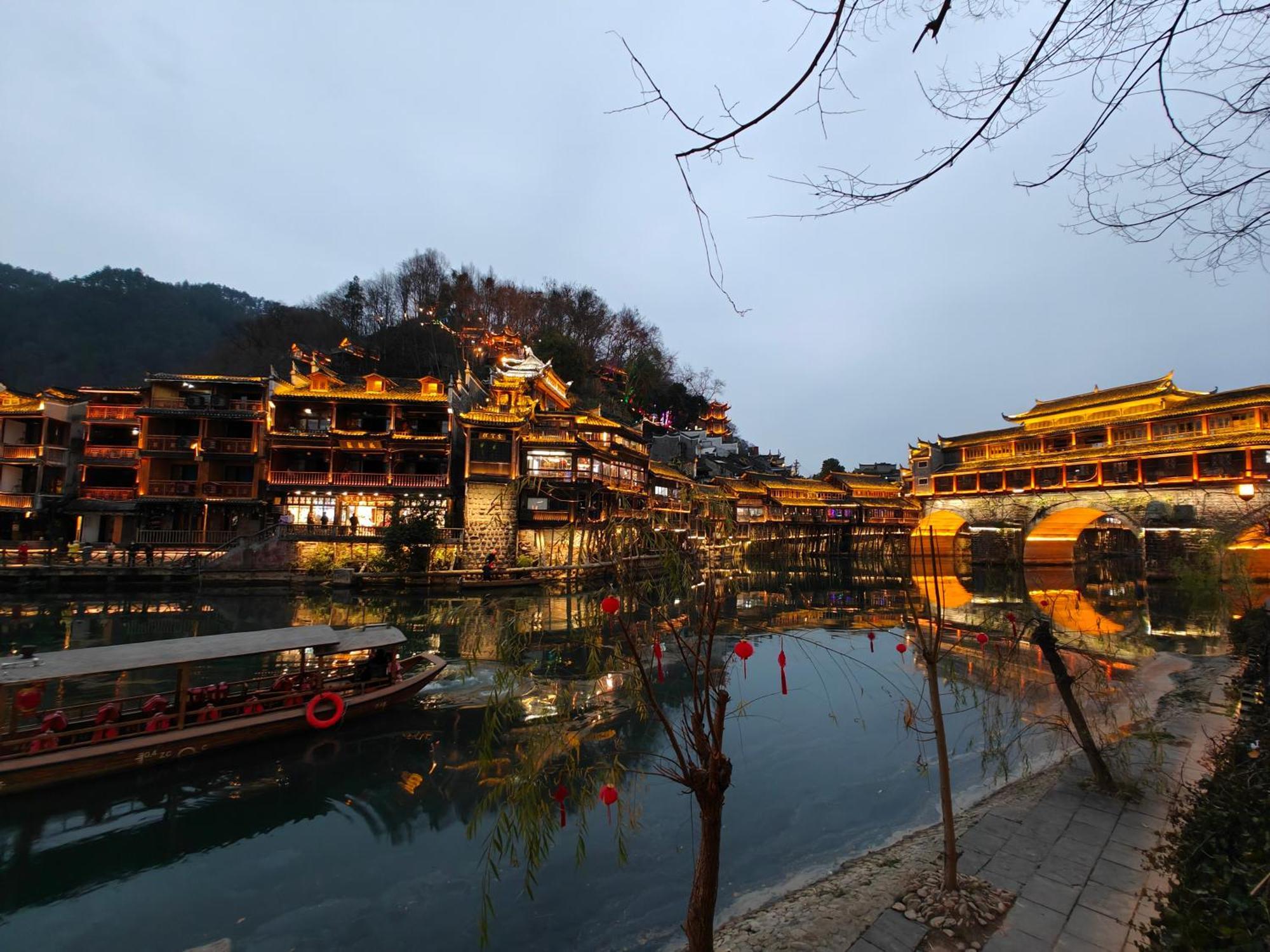 Lqj Riverside Guest House Fenghuang Exterior foto