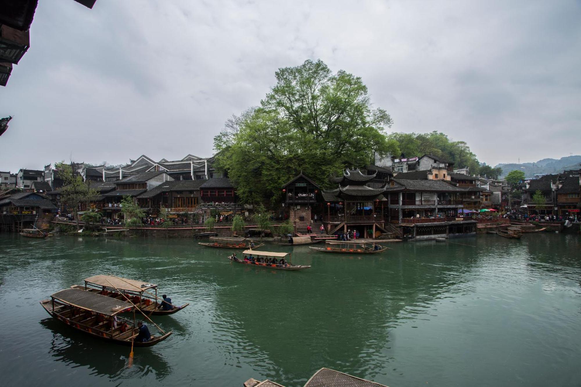 Lqj Riverside Guest House Fenghuang Exterior foto